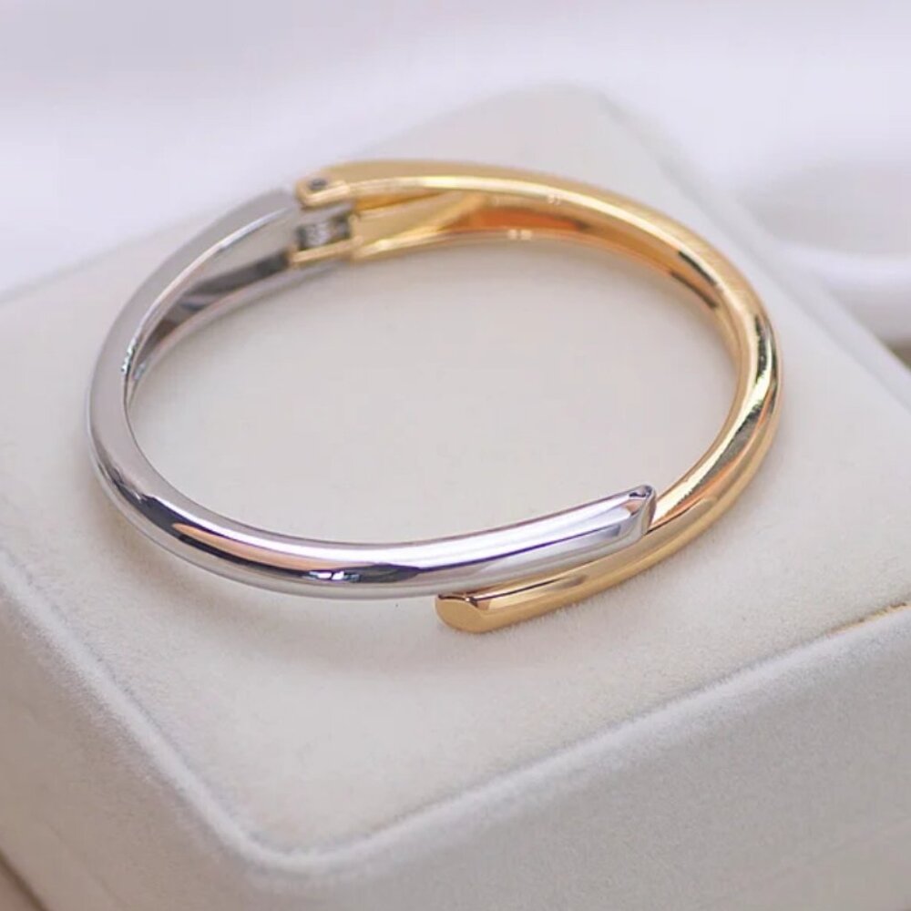 Geometry round metal open bangle